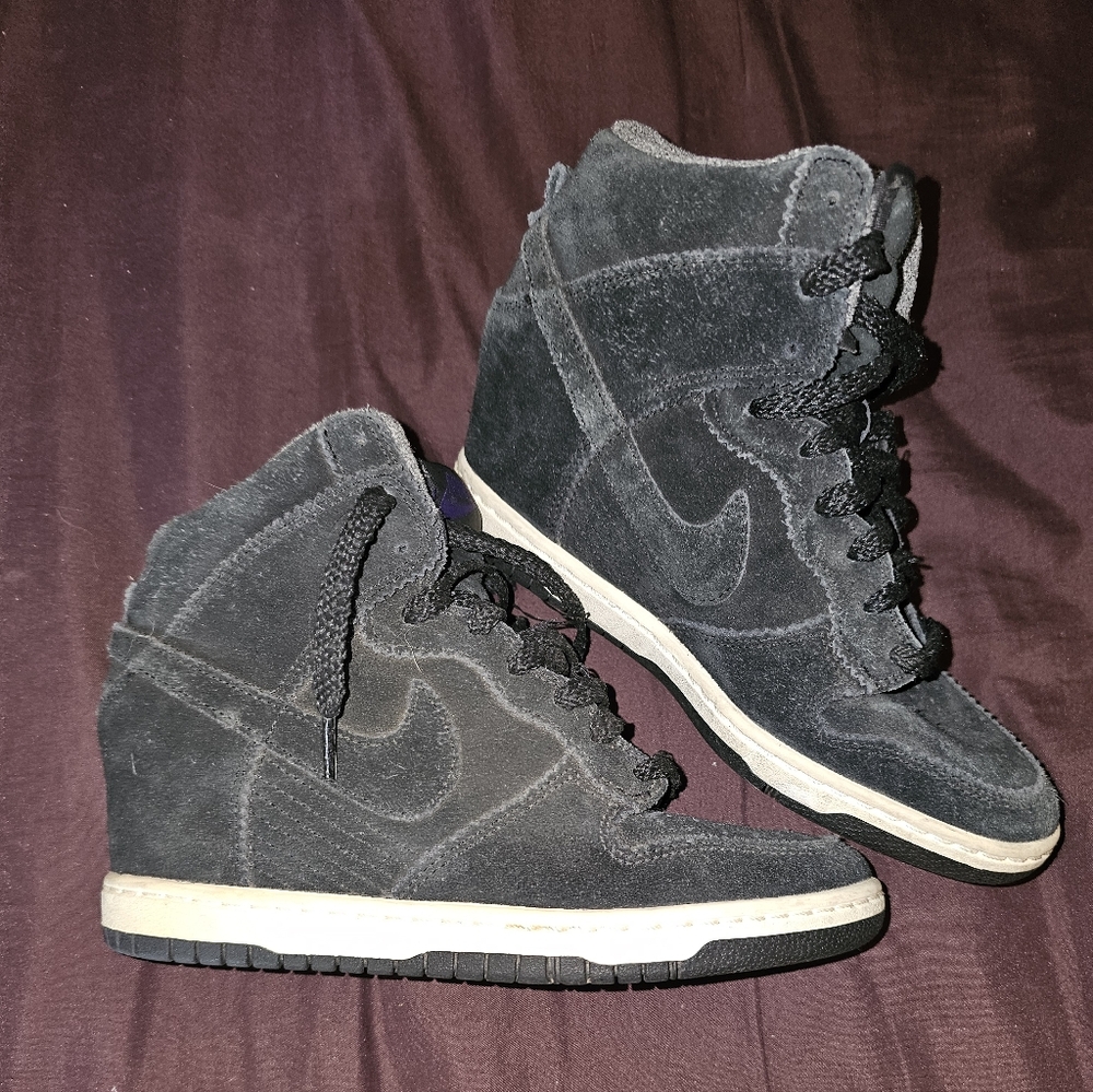 Nike Womens Dunk Sky Hi Top Trainers